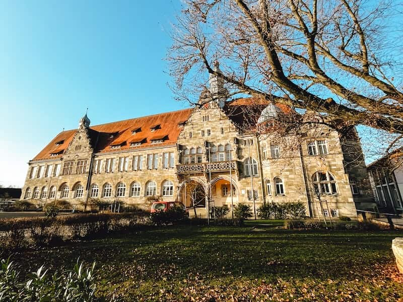 Ausßenansicht Fassade Herder Gymnasium Forchheim