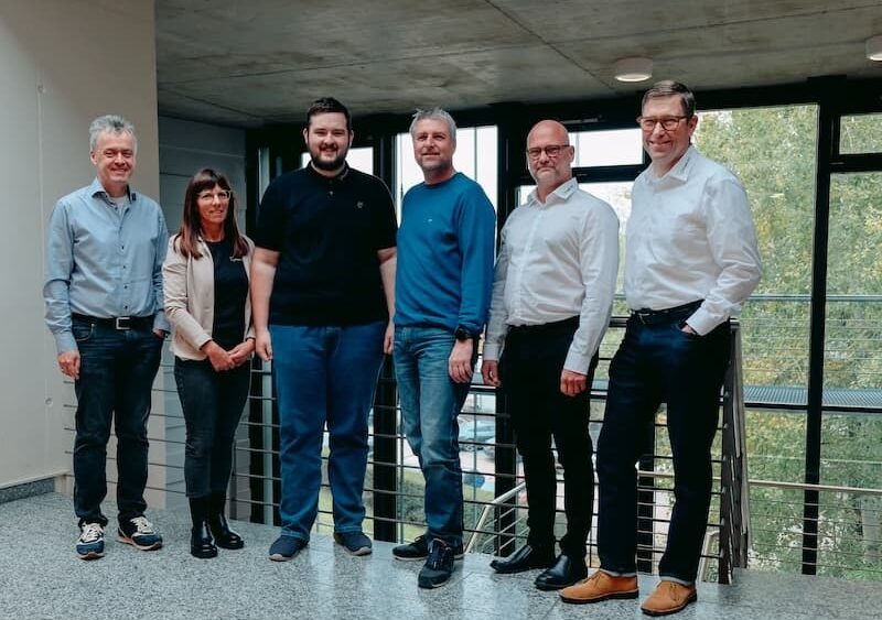 Gruppenbild mit Jubilaren 2024 bei Projekt-HLS in Weiden